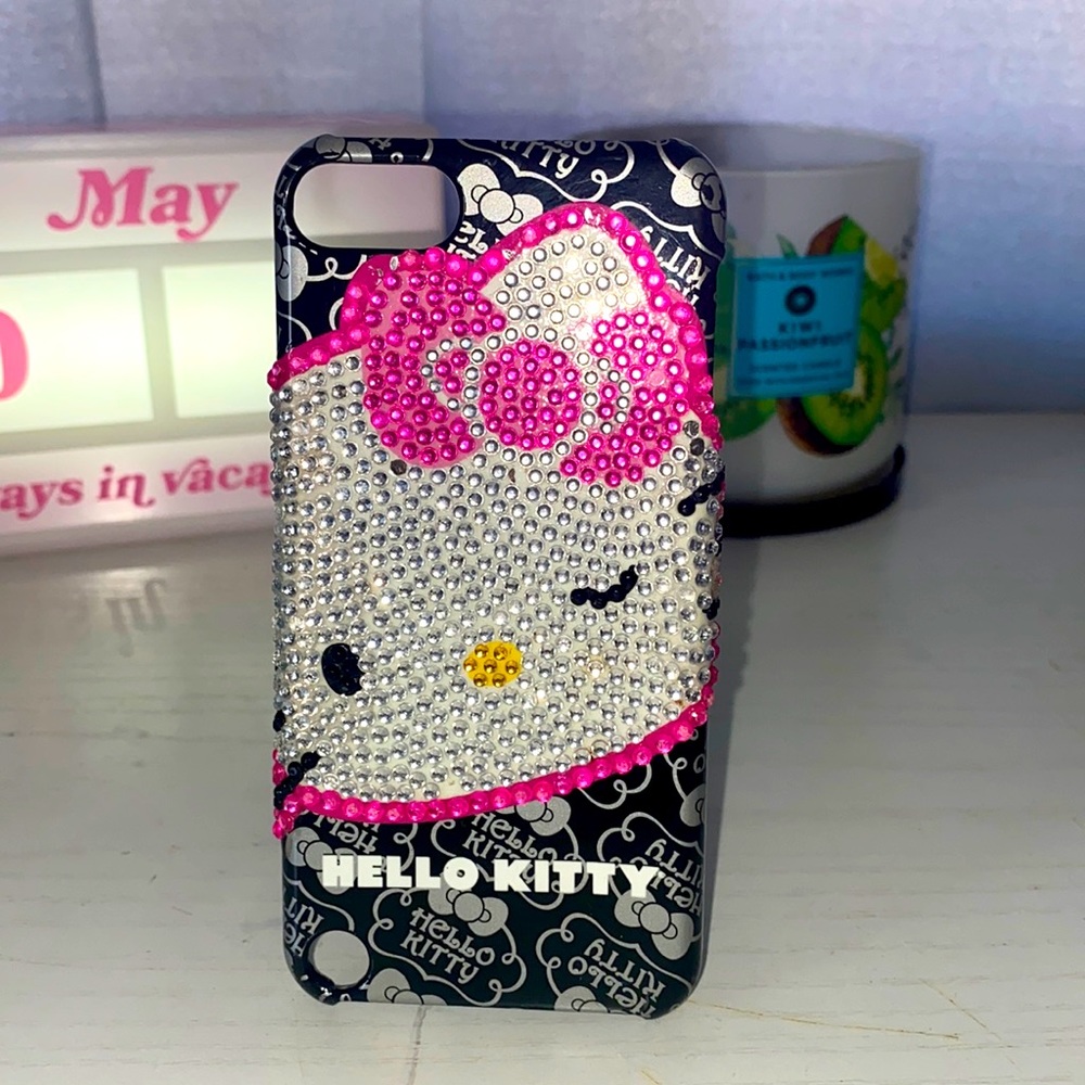 Ipod 5th generation hello kitty case 💕